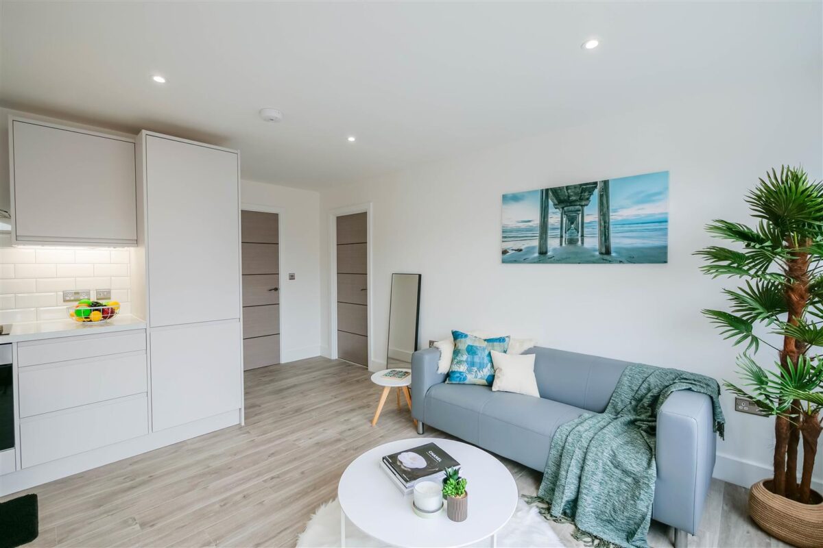 69 Kingston Road, New Malden