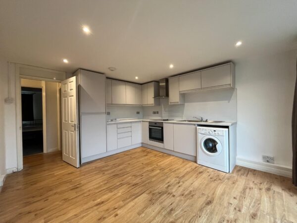 Beverley Court, SW20