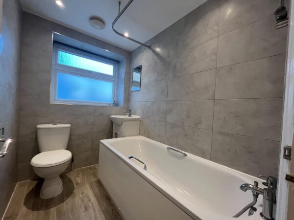 Beverley Court, SW20