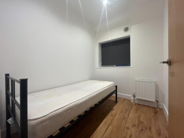 69 Kingston Road, New Malden