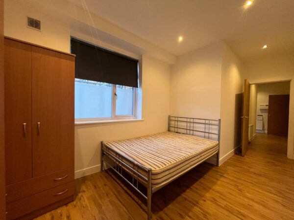 69 Kingston Road, New Malden