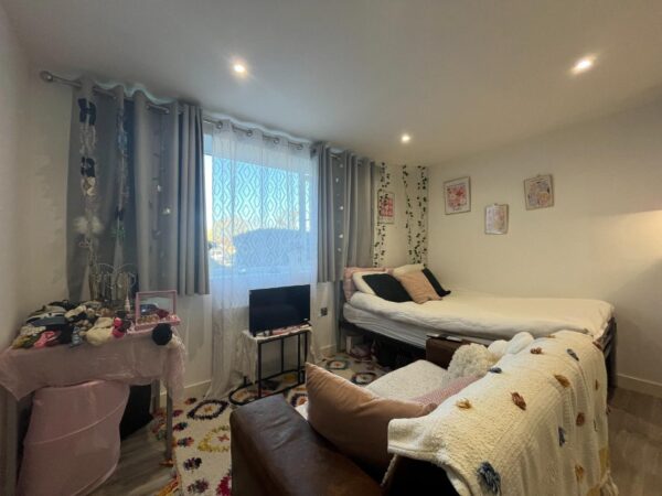 Charter Court, New Malden