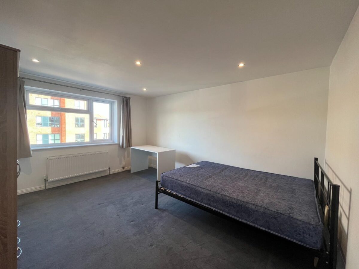 Beverley Way, SW20 0AE