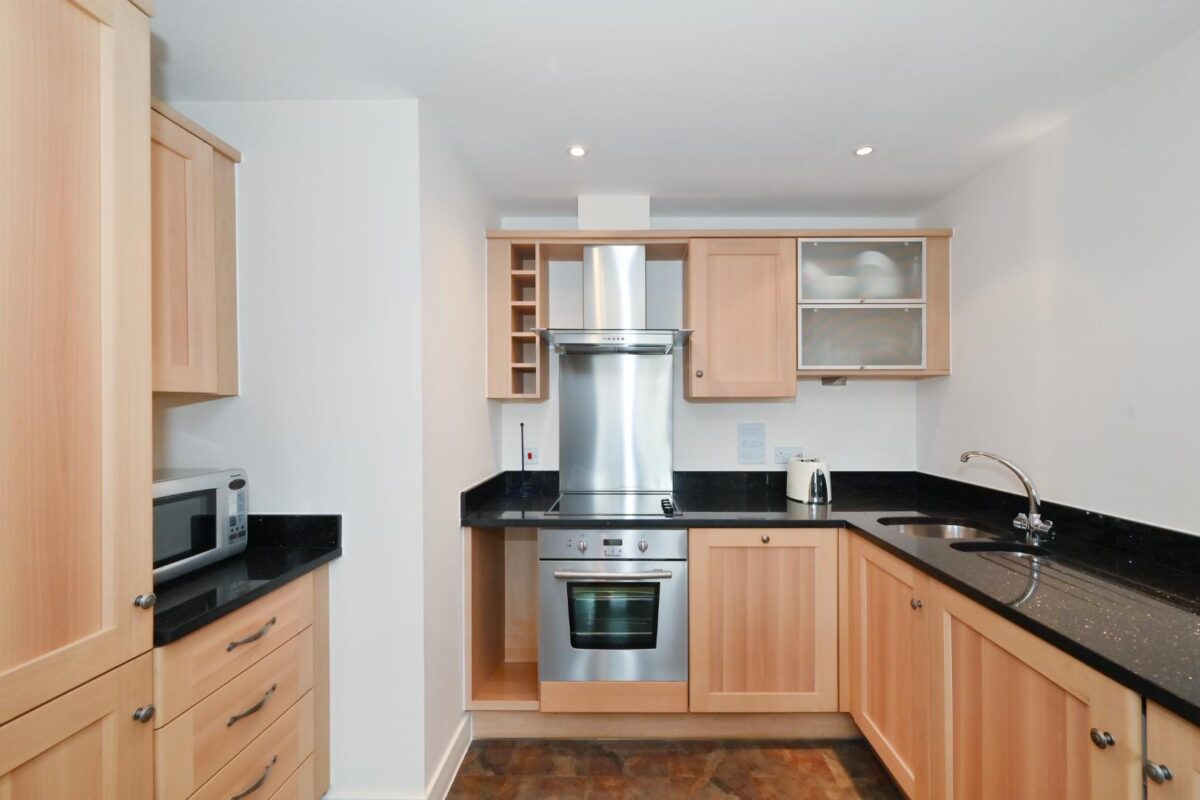 Highbury Drive, Leatherhead