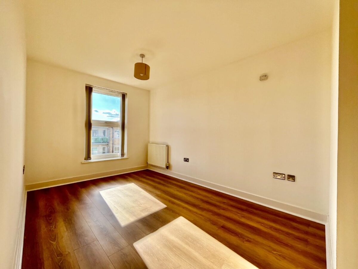 Highbury Drive, Leatherhead