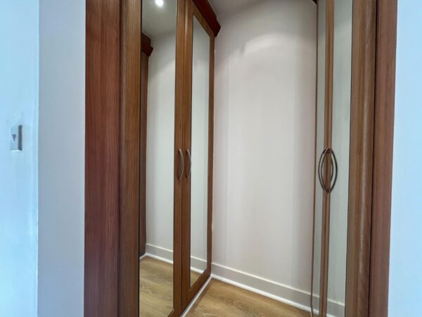 Highbury Drive, Leatherhead