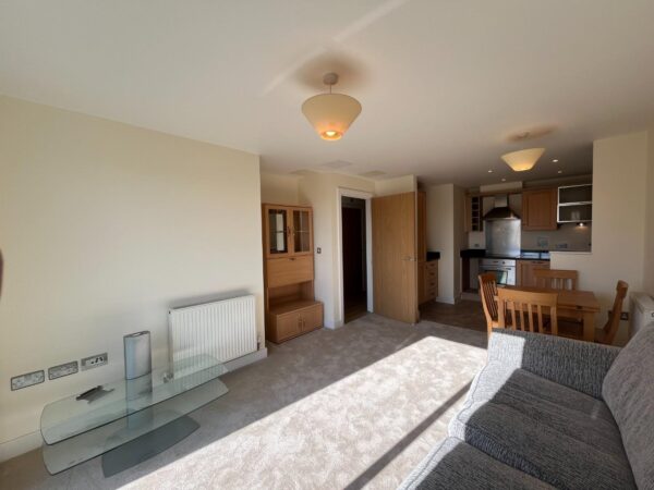 Highbury Drive, Leatherhead