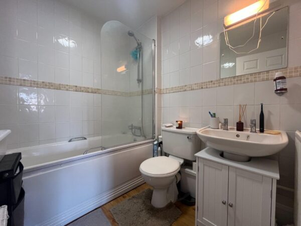 89 Worple Road, Wimbledon