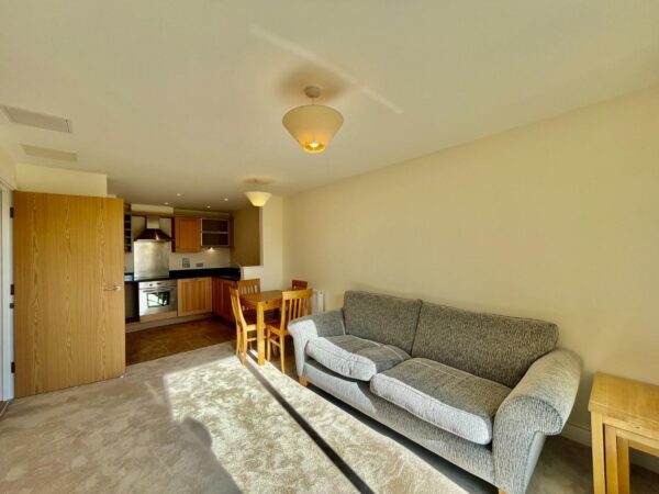 Highbury Drive, Leatherhead