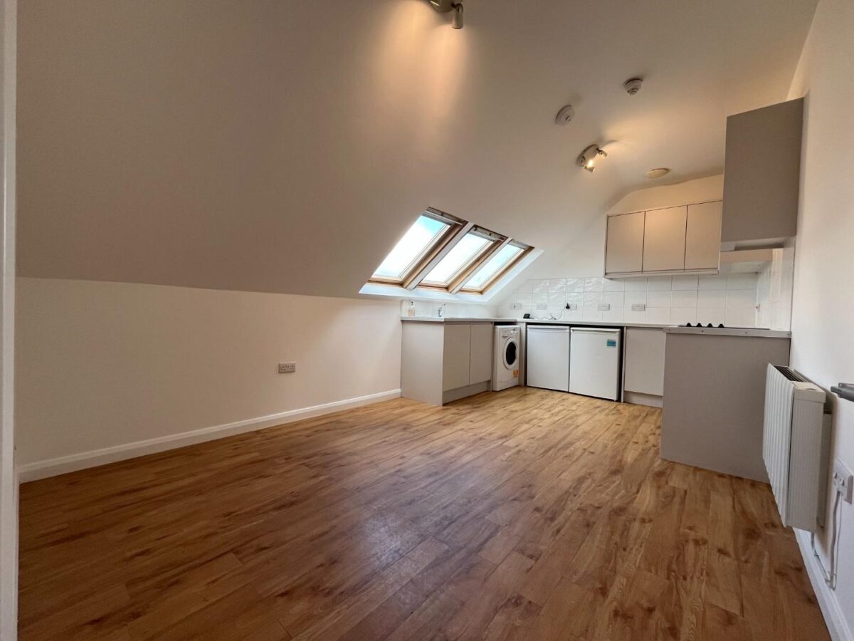 Beverley Court, SW20 0AE