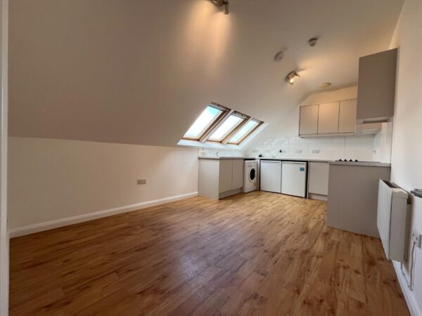 Beverley Court, SW20 0AE