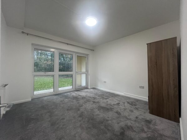 8-10 Woodcote Side, Epsom