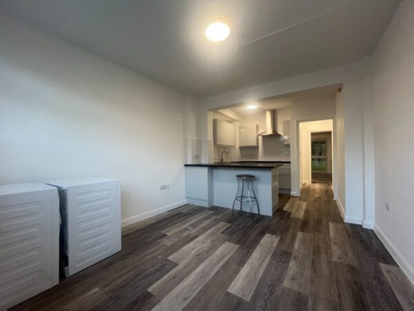 8-10 Woodcote Side, Epsom