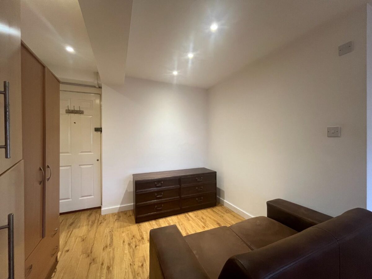 63-67 Kingston Road, New Malden