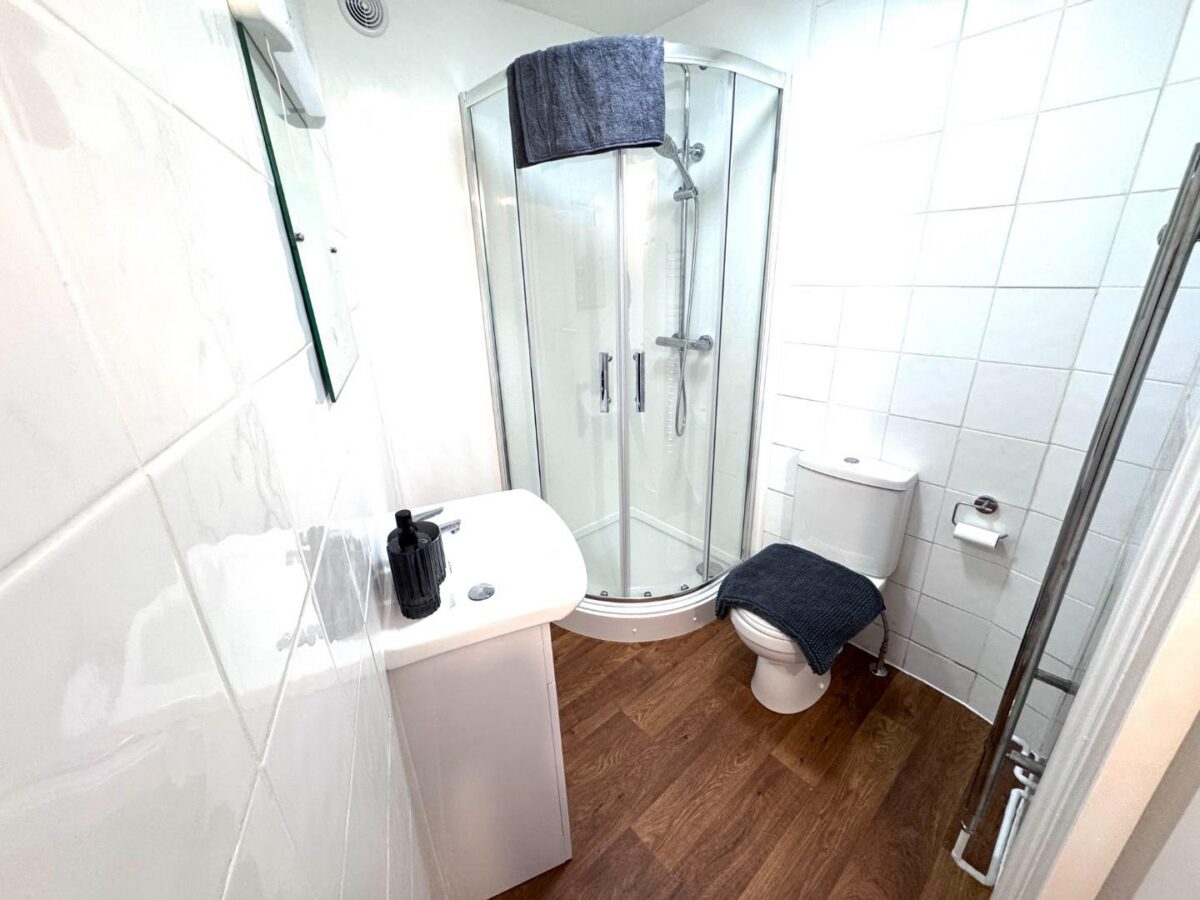 Thames House, Kingston Road