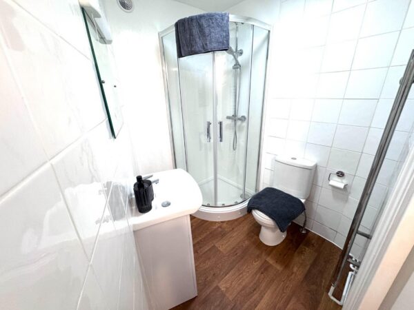 Thames House, Kingston Road