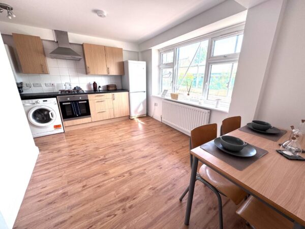 Thames House, Kingston Road