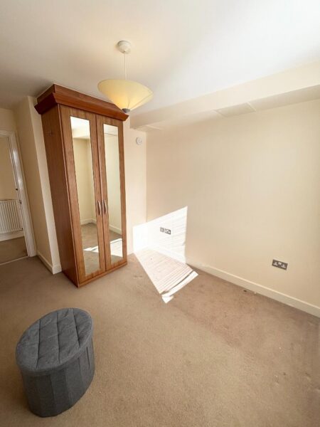 Highbury Drive, Leatherhead
