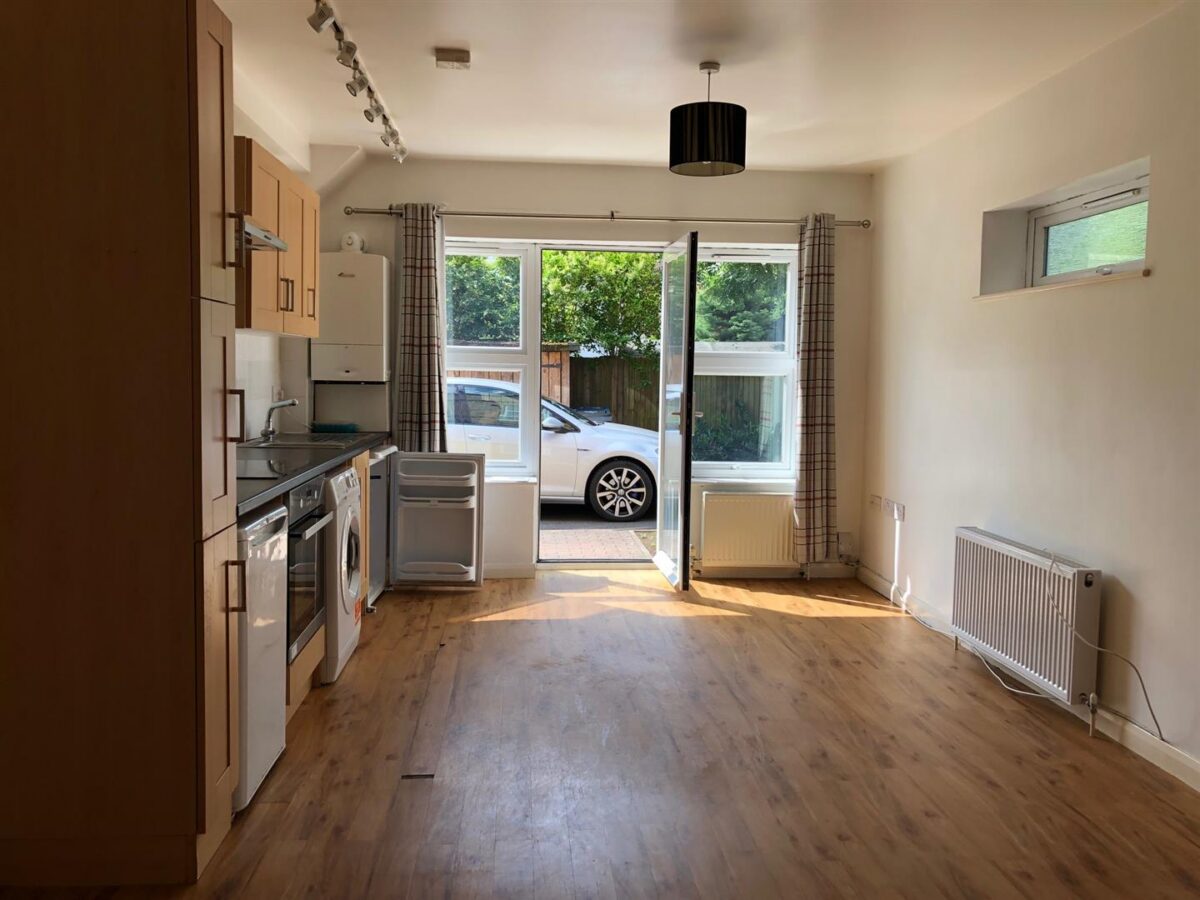 Chestnut Grove, New Malden.