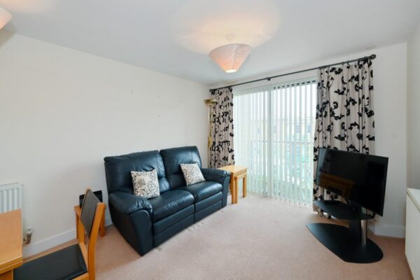 Highbury Drive, Leatherhead