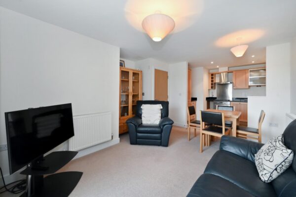 Highbury Drive, Leatherhead