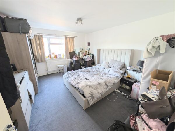 Beverley Court, Beverley Way