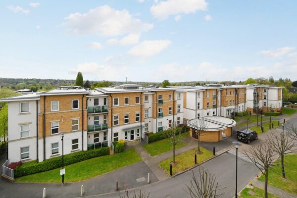 Highbury Drive, Leatherhead