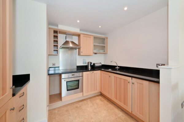 Highbury Drive, Leatherhead