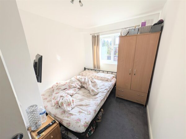 Beverley Court, Beverley Way